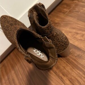 Sugar Wonen’s Leopard Print Boots